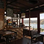 El Camino & Pub Hostel Φετιγιέ