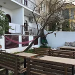 El Camino & Pub Hostel *