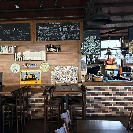 Vandrarhem El Camino & Pub