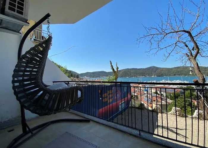 El Camino & Pub Hostel Fethiye