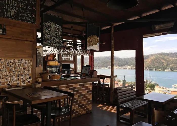 El Camino & Pub Hostel Fethiye
