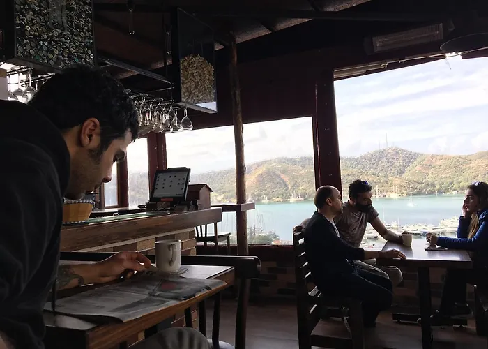 El Camino & Pub Hostel Fethiye