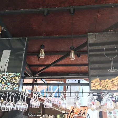 El Camino & Pub אכסניה פאטהיה