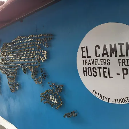 El Camino & Pub אכסניה פאטהיה