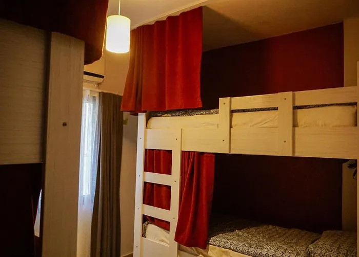 El Camino & Pub Hostel Φετιγιέ