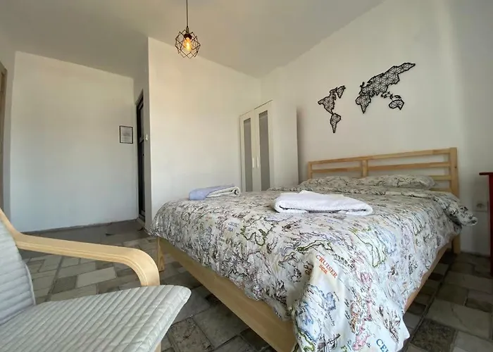 El Camino & Pub Hostel