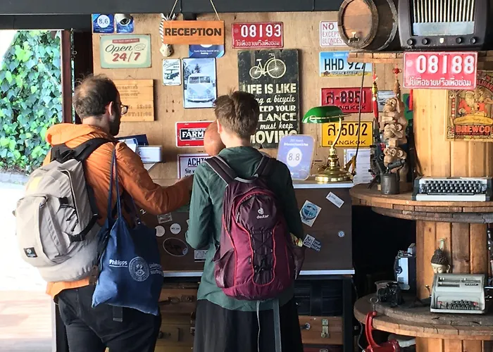 El Camino & Pub Hostel *