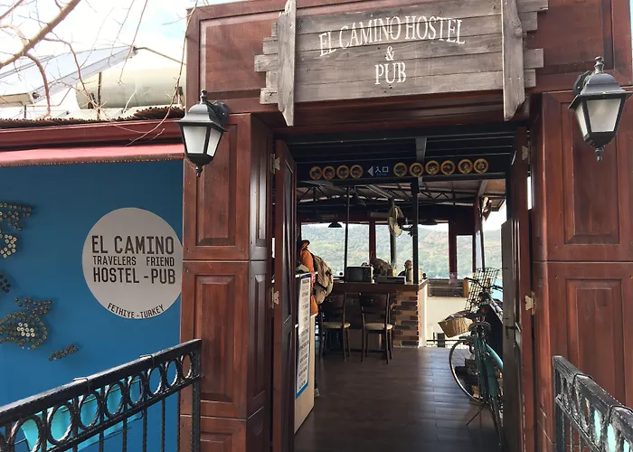Hostel El Camino & Pub Φετιγιέ