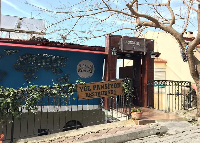 El Camino & Pub Hostel *