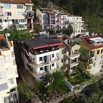 埃尔卡米诺旅舍及酒吧 *